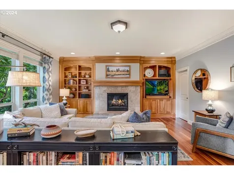 8311 SW 42nd Avenue Portland OR 97219