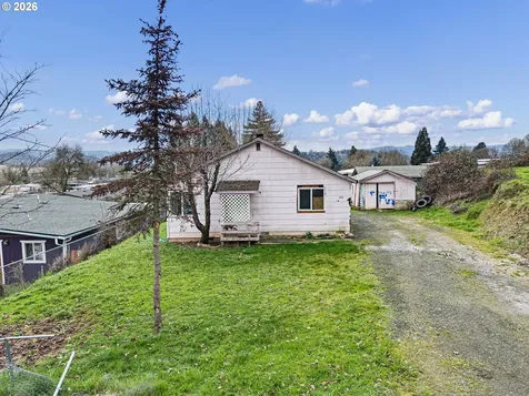 593 NW Sweetbrier Avenue Roseburg OR 97471