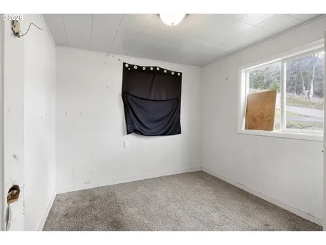 593 NW Sweetbrier Avenue Roseburg OR 97471