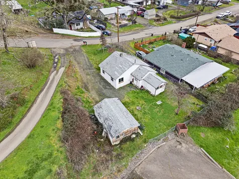 593 NW Sweetbrier Avenue Roseburg OR 97471