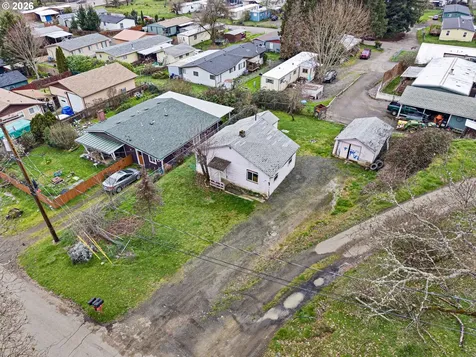 593 NW Sweetbrier Avenue Roseburg OR 97471