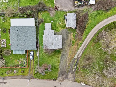 593 NW Sweetbrier Avenue Roseburg OR 97471