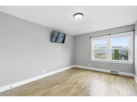 1102 Center Street Oregon City OR 97045
