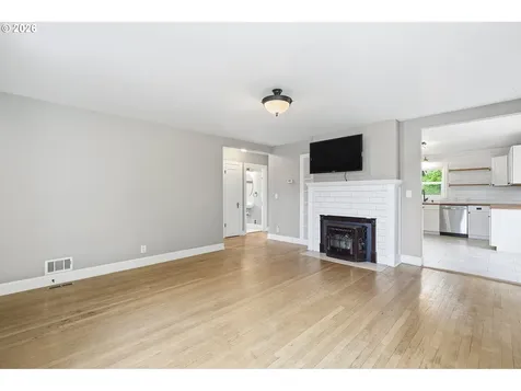 1102 Center Street Oregon City OR 97045
