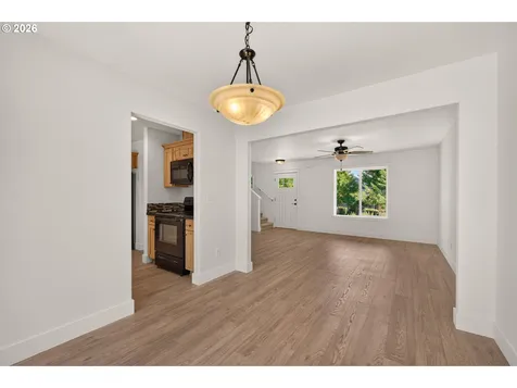 2883 NW 2nd Street Mcminnville OR 97128