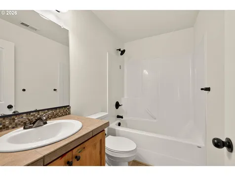 2883 NW 2nd Street Mcminnville OR 97128