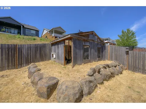 2883 NW 2nd Street Mcminnville OR 97128
