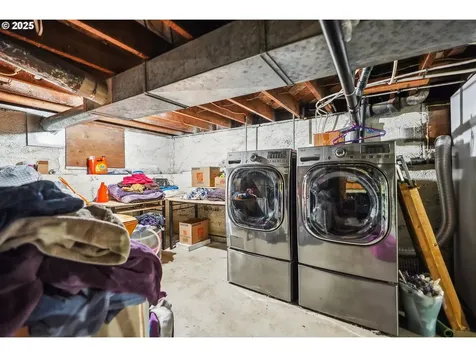 6927 SE 83rd Avenue Portland OR 97266
