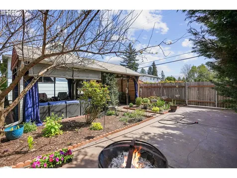 6927 SE 83rd Avenue Portland OR 97266