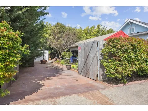 6927 SE 83rd Avenue Portland OR 97266