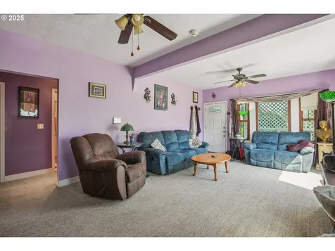 6927 SE 83rd Avenue Portland OR 97266
