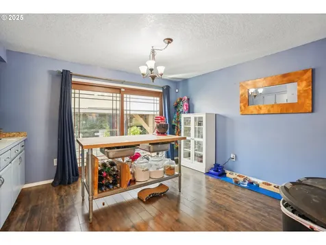 6927 SE 83rd Avenue Portland OR 97266