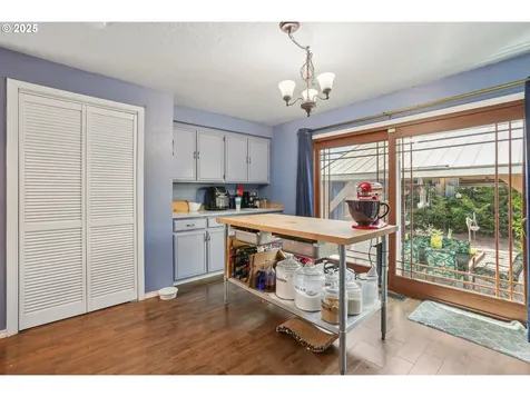 6927 SE 83rd Avenue Portland OR 97266