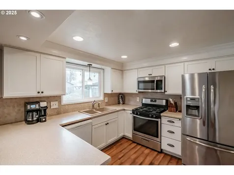810 5th Avenue Sweet Home OR 97386
