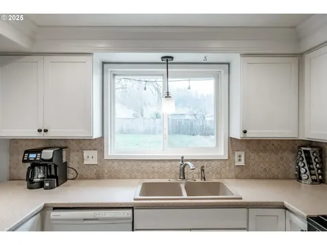 810 5th Avenue Sweet Home OR 97386