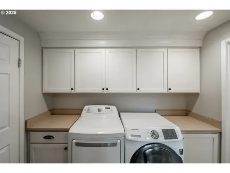 810 5th Avenue Sweet Home OR 97386
