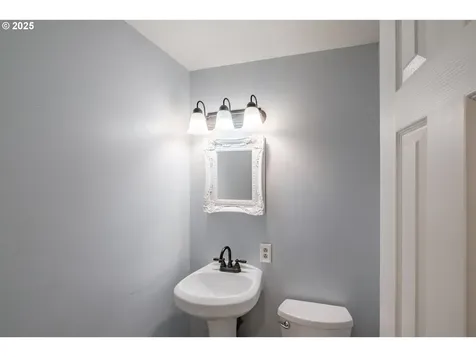 810 5th Avenue Sweet Home OR 97386