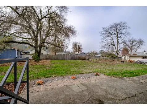 810 5th Avenue Sweet Home OR 97386