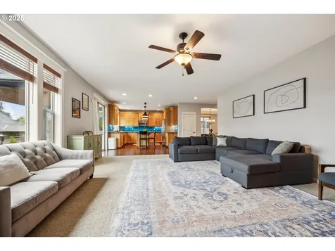 14642 Walnut Grove Way Oregon City OR 97045