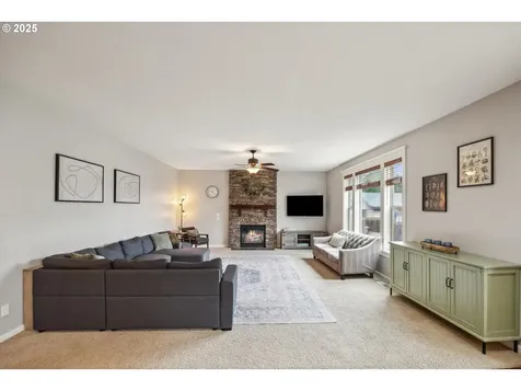 14642 Walnut Grove Way Oregon City OR 97045
