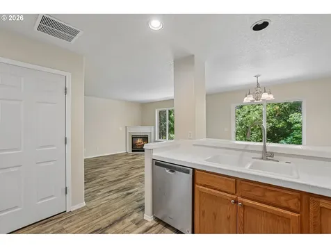 1381 NE Kinney Street Hillsboro OR 97124