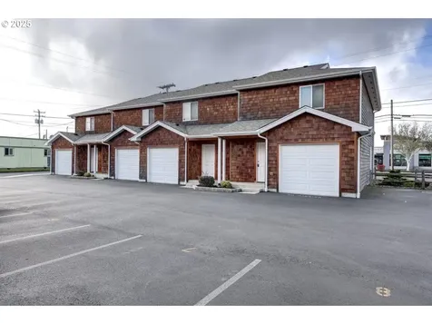 720 740 Avenue G Seaside OR 97138