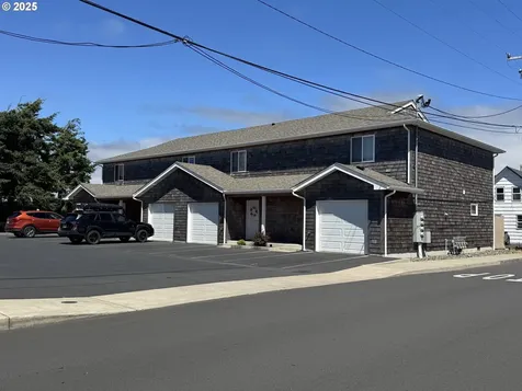 720 740 Avenue G Seaside OR 97138