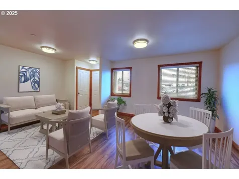 720 740 Avenue G Seaside OR 97138