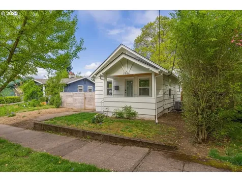 7944 N Dana Avenue Portland OR 97203