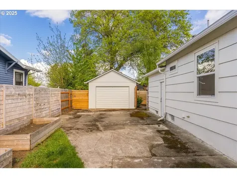 7944 N Dana Avenue Portland OR 97203