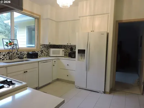 47 SW Gardenia Avenue Warrenton OR 97146