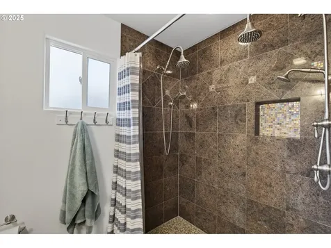 11630 N Island Cove Lane Portland OR 97217