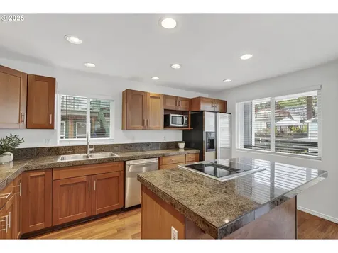 11630 N Island Cove Lane Portland OR 97217