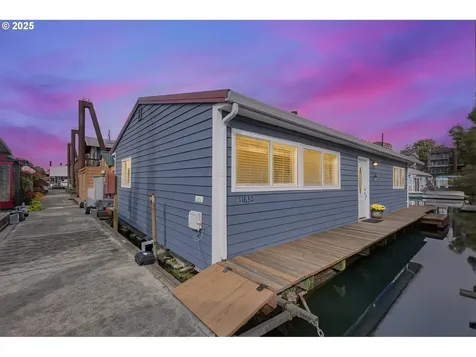 11630 N Island Cove Lane Portland OR 97217