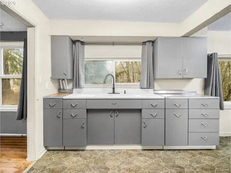 6511 SE Borwick Street Hillsboro OR 97123