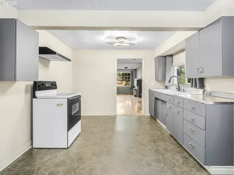 6511 SE Borwick Street Hillsboro OR 97123