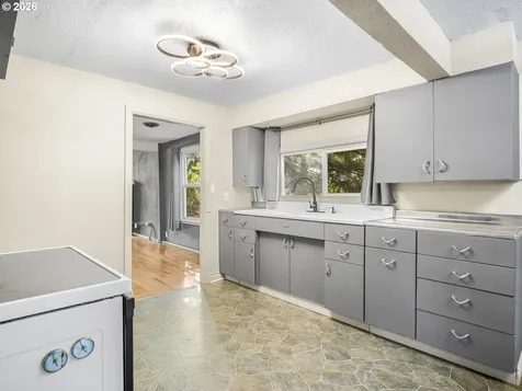 6511 SE Borwick Street Hillsboro OR 97123
