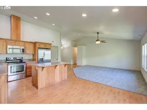 1920 NE Sunset Street Roseburg OR 97470