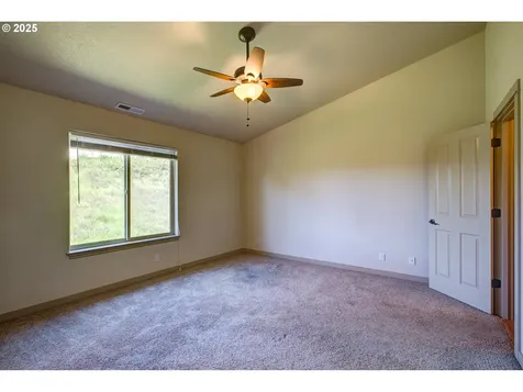 1920 NE Sunset Street Roseburg OR 97470