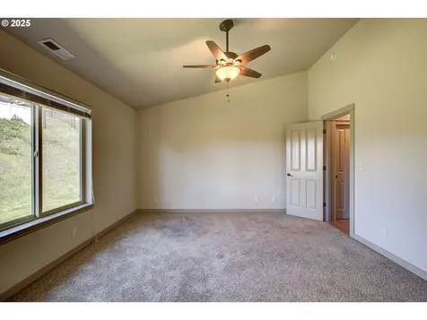 1920 NE Sunset Street Roseburg OR 97470
