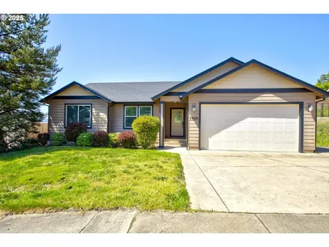 1920 NE Sunset Street Roseburg OR 97470