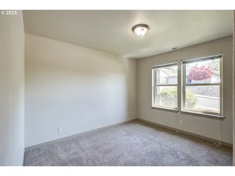 1920 NE Sunset Street Roseburg OR 97470
