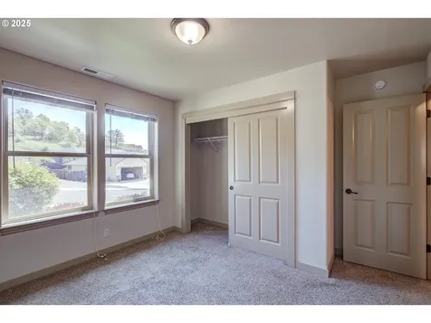 1920 NE Sunset Street Roseburg OR 97470