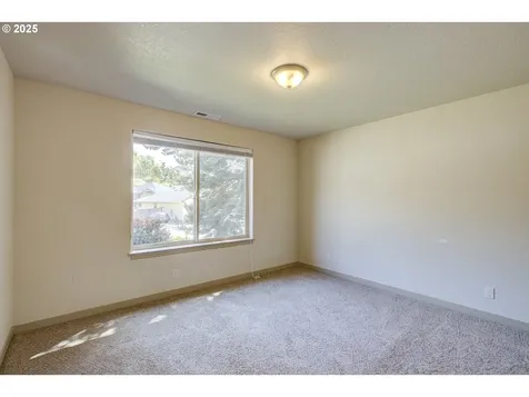 1920 NE Sunset Street Roseburg OR 97470