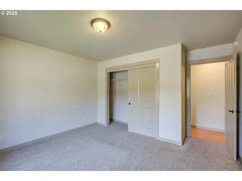 1920 NE Sunset Street Roseburg OR 97470