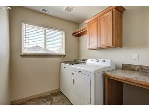 1920 NE Sunset Street Roseburg OR 97470