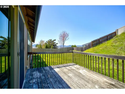 1920 NE Sunset Street Roseburg OR 97470