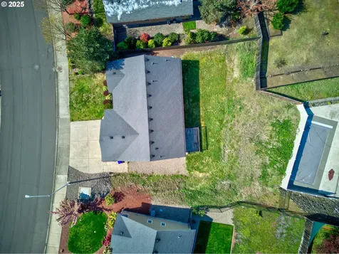 1920 NE Sunset Street Roseburg OR 97470