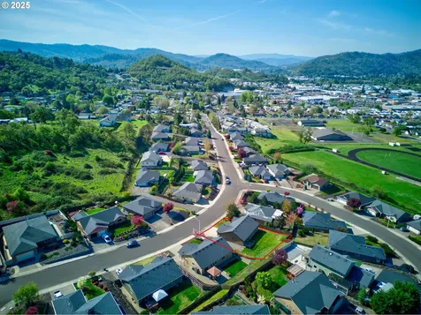 1920 NE Sunset Street Roseburg OR 97470
