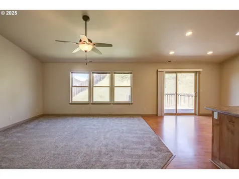 1920 NE Sunset Street Roseburg OR 97470